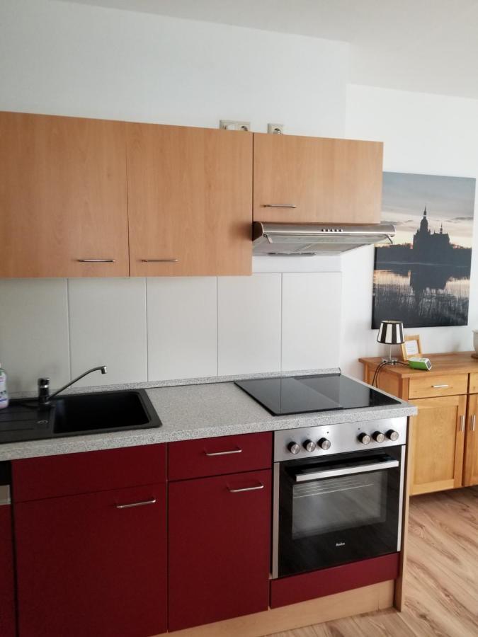 Altstadt Ferienwohnung Stralsund Mit Parkplatz ภายนอก รูปภาพ