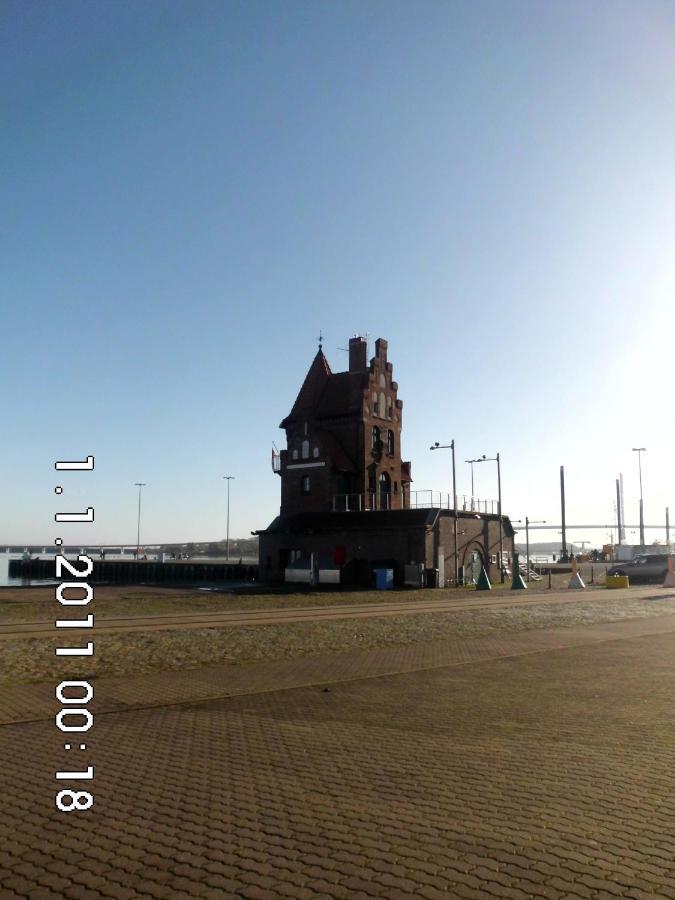 Altstadt Ferienwohnung Stralsund Mit Parkplatz ภายนอก รูปภาพ